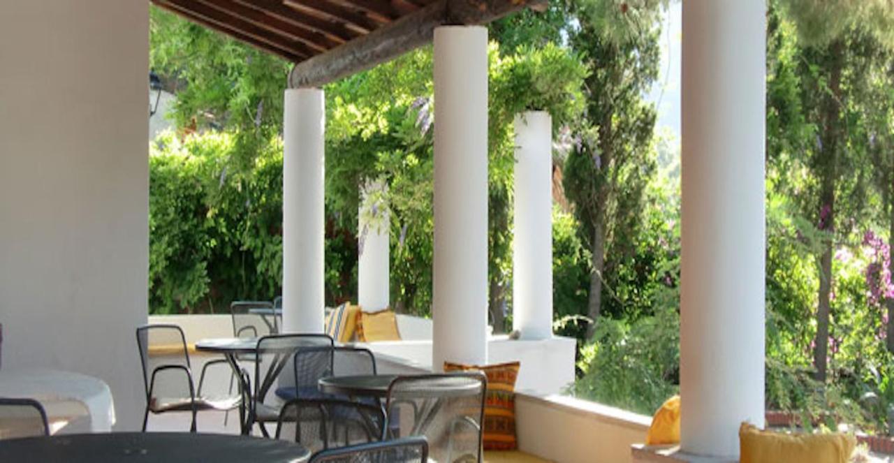 Villa Il Glicine Vulcano  Buitenkant foto